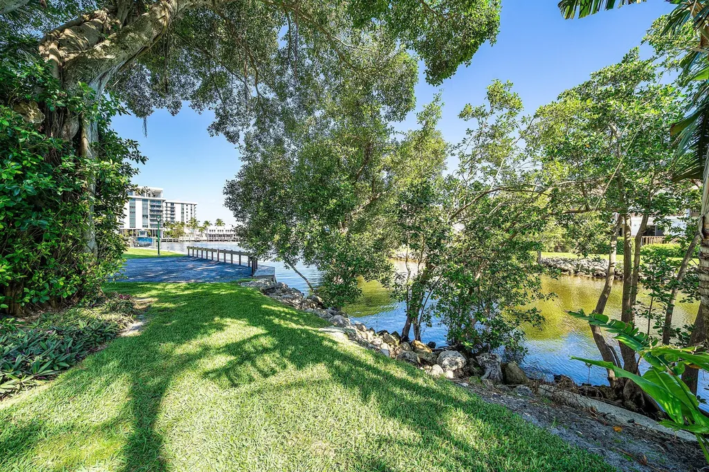 5560 N Ocean Boulevard Ocean Ridge FL 33435