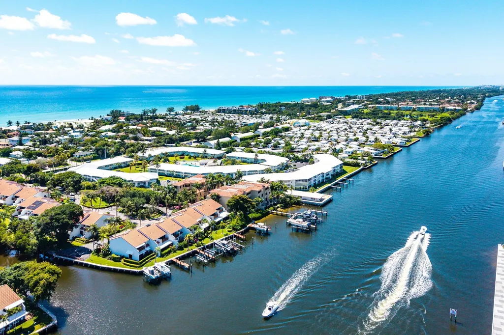 5560 N Ocean Boulevard Ocean Ridge FL 33435