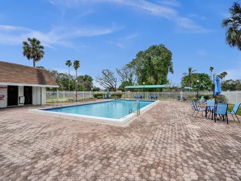 5544 Lakewood Circle S Margate FL 33063