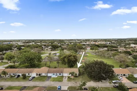 5544 Lakewood Circle S Margate FL 33063