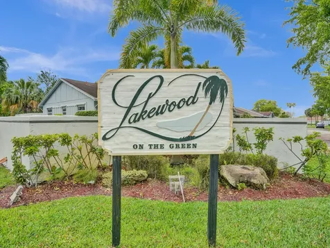 5544 Lakewood Circle S Margate FL 33063