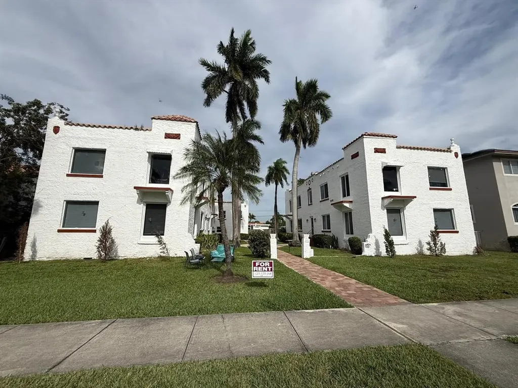 817 Tyler Street Hollywood FL 33019