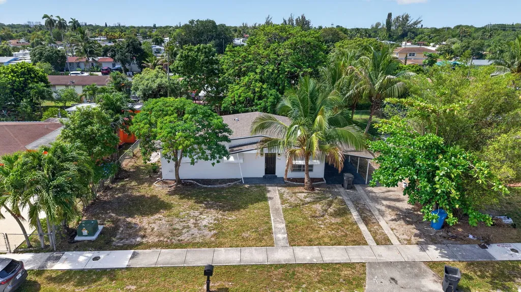 3830 SW 30th Street Hollywood FL 33023