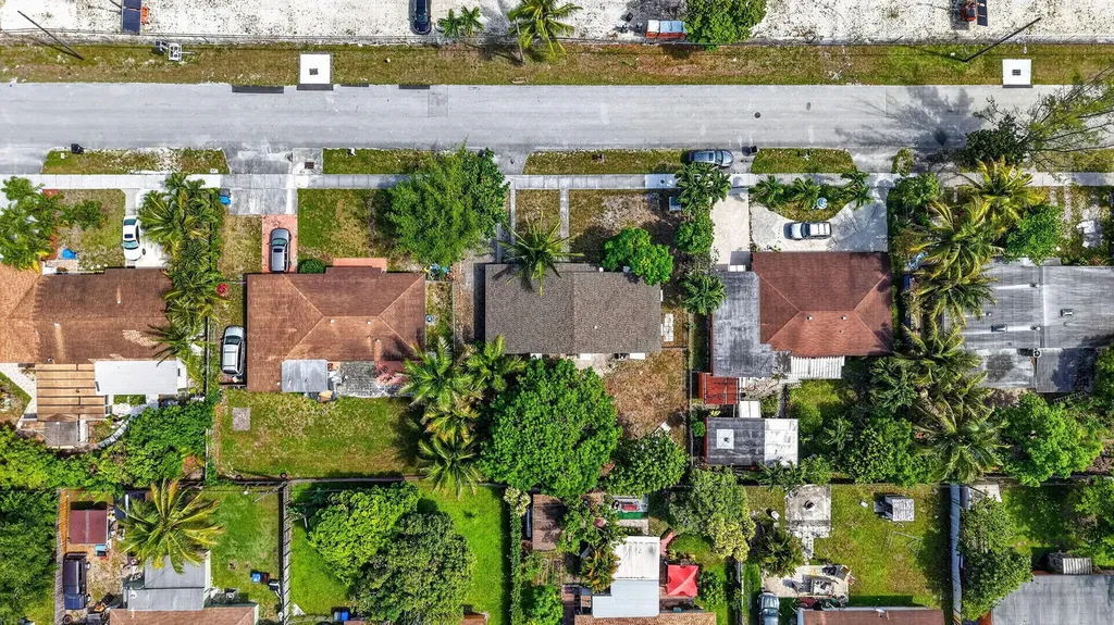 3830 SW 30th Street Hollywood FL 33023