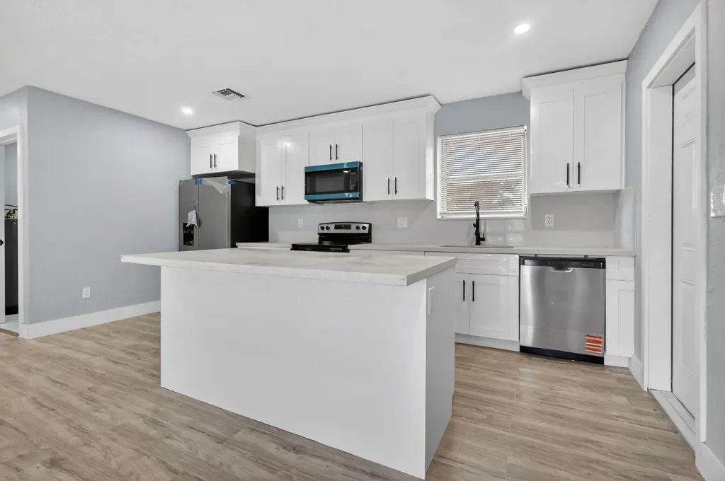 3830 SW 30th Street Hollywood FL 33023
