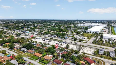 3830 SW 30th Street Hollywood FL 33023