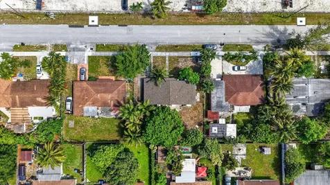 3830 SW 30th Street Hollywood FL 33023