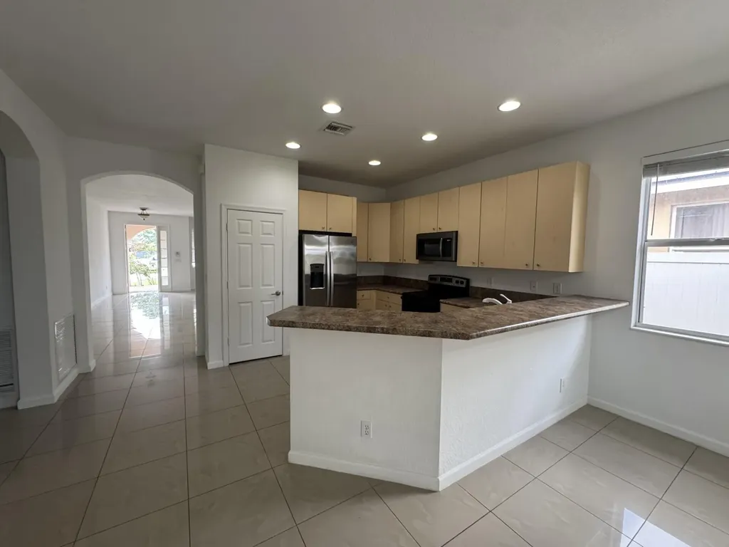 1804 SW Jamesport Drive Port St Lucie FL 34953