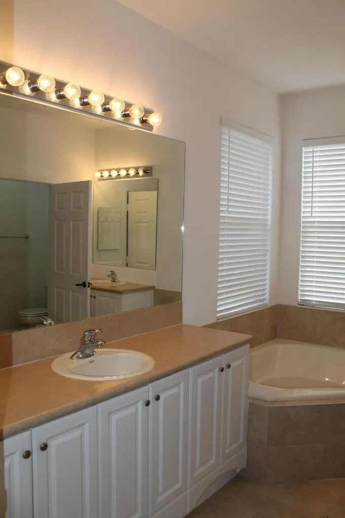 1804 SW Jamesport Drive Port St Lucie FL 34953
