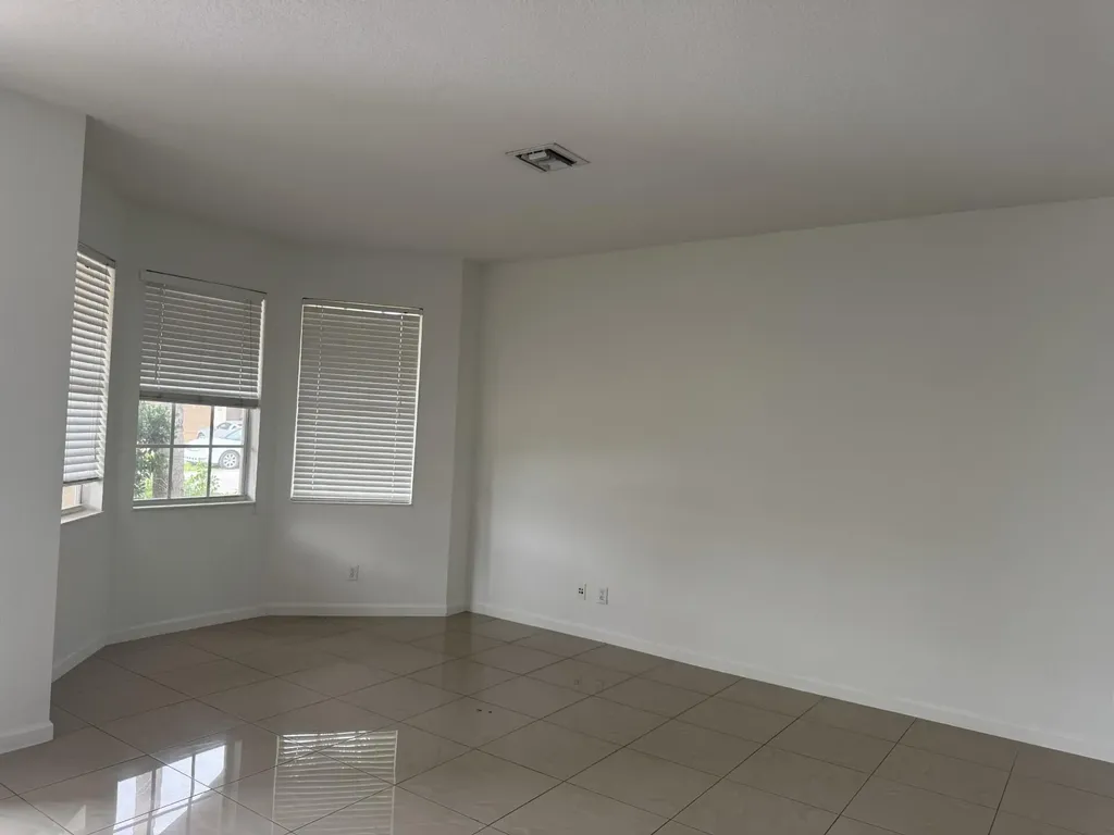 1804 SW Jamesport Drive Port St Lucie FL 34953