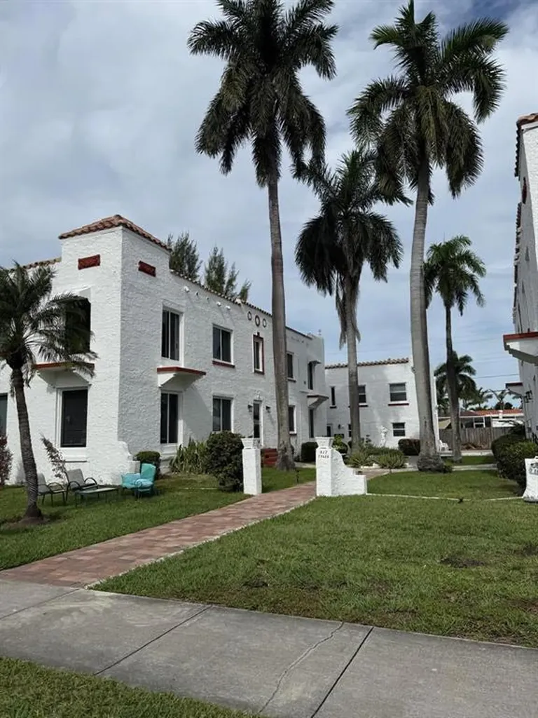 817 Tyler Street Hollywood FL 33019