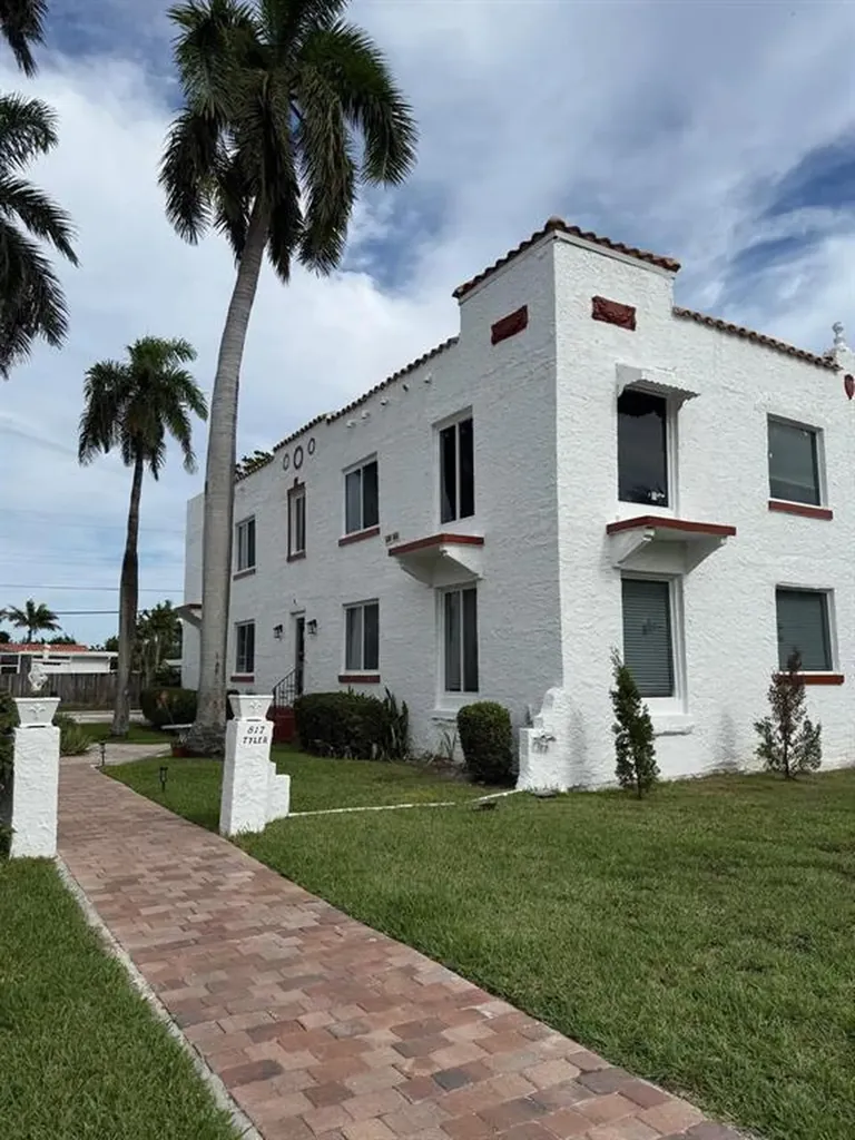 817 Tyler Street Hollywood FL 33019