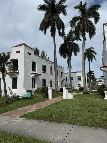 817 Tyler Street Hollywood FL 33019