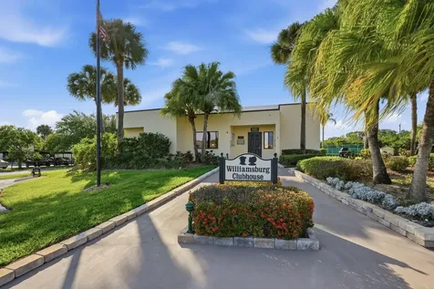 6901 SE Constitution Boulevard Hobe Sound FL 33455