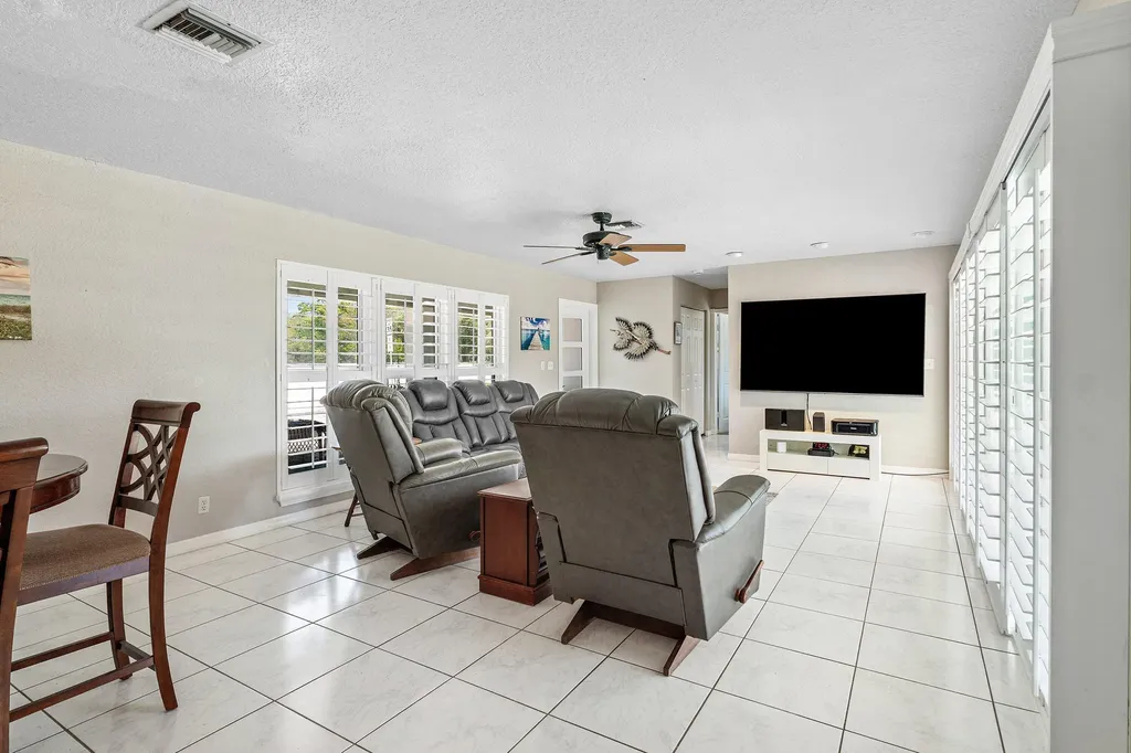 598 W Palmetto Park Road Boca Raton FL 33432