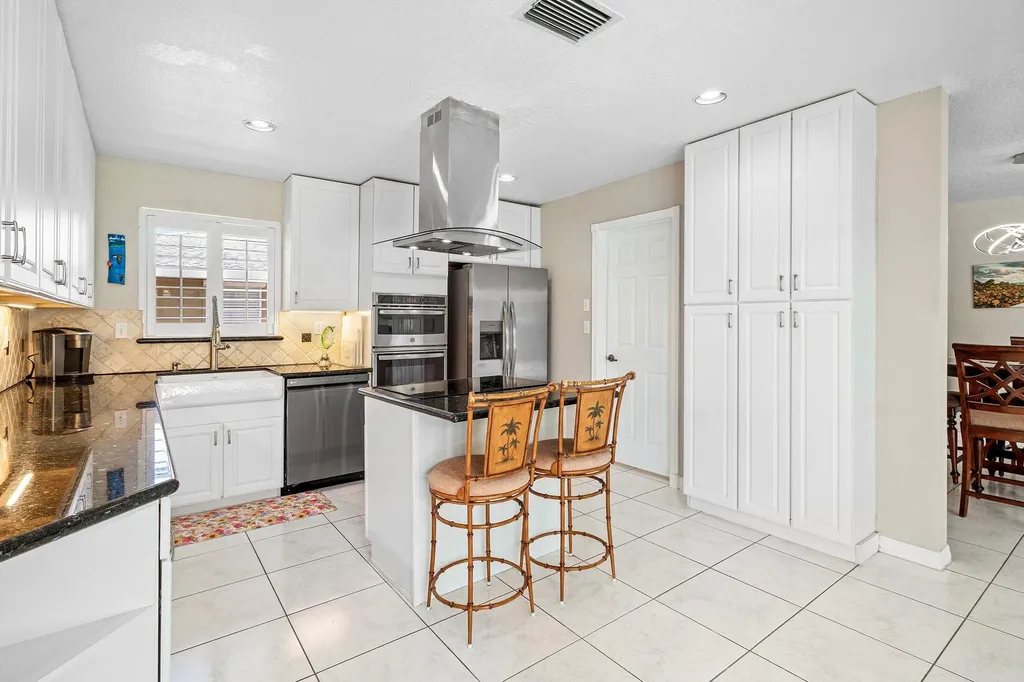 598 W Palmetto Park Road Boca Raton FL 33432