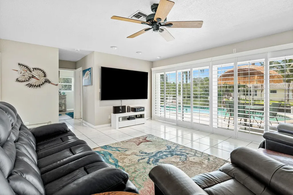 598 W Palmetto Park Road Boca Raton FL 33432