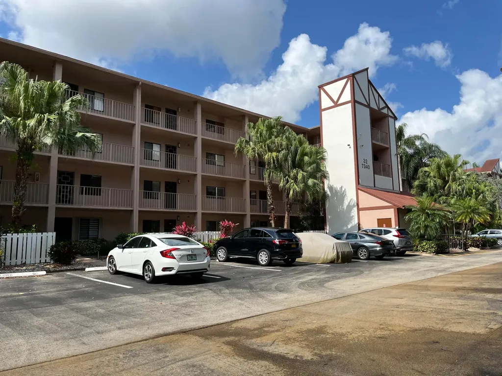 7340 Amberly Lane Delray Beach FL 33446