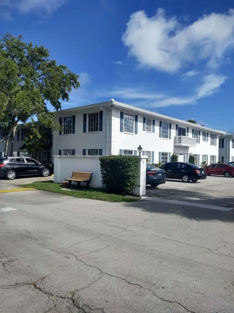 2180 NE 67th Street Fort Lauderdale FL 33308