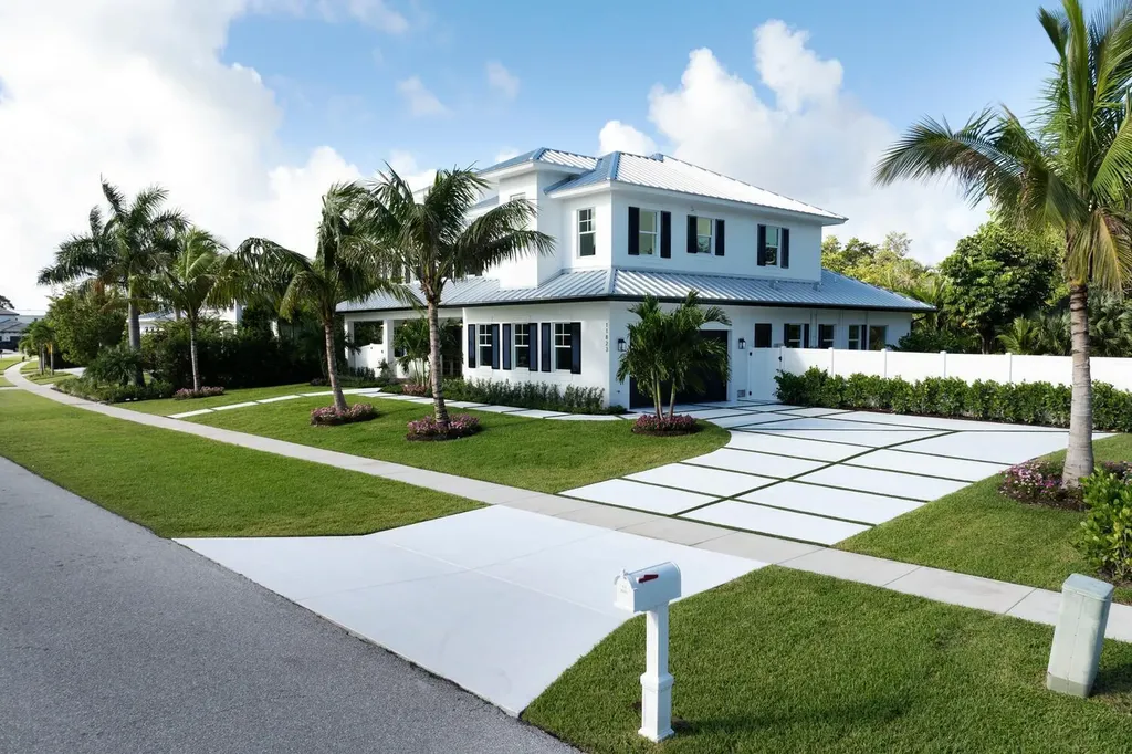 11823 Lake Shore Place North Palm Beach FL 33408