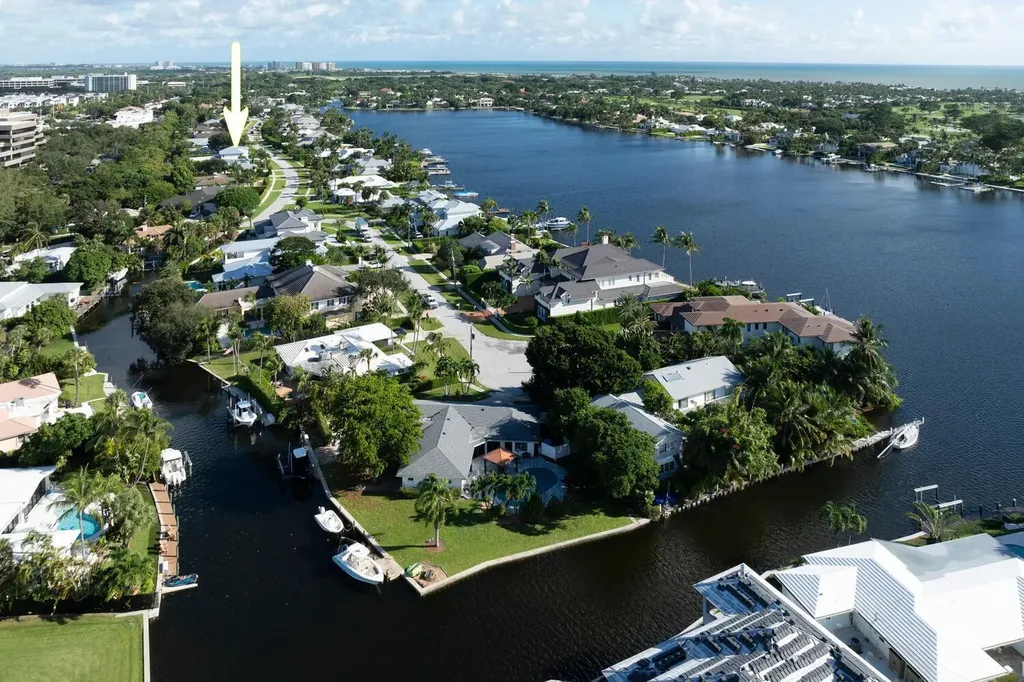 11823 Lake Shore Place North Palm Beach FL 33408