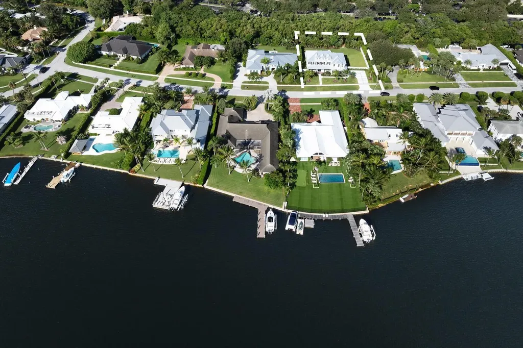 11823 Lake Shore Place North Palm Beach FL 33408