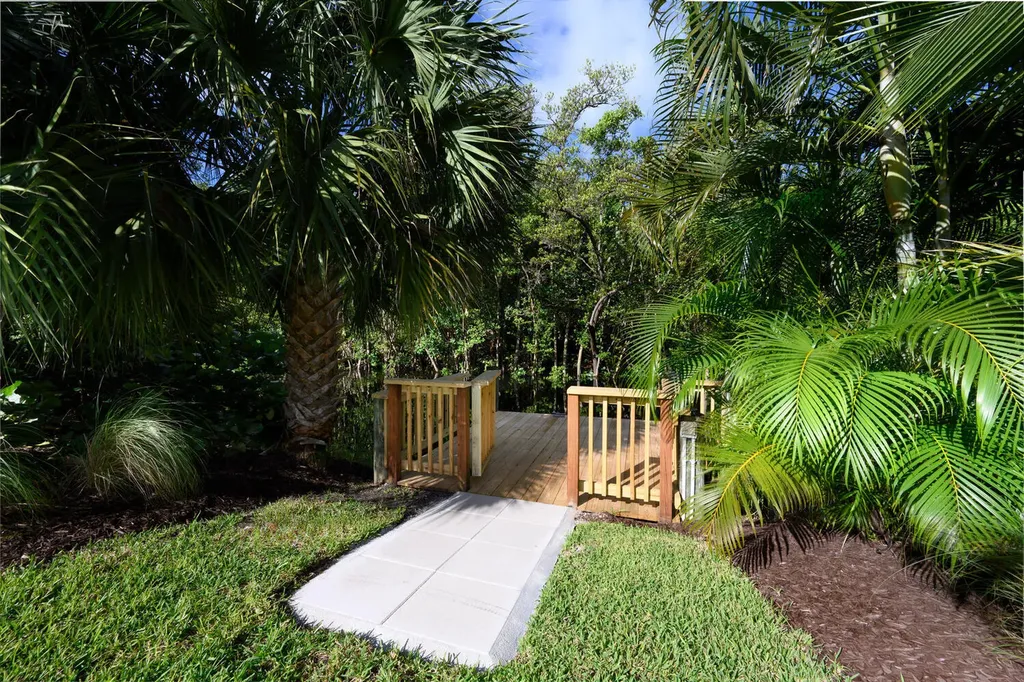 11823 Lake Shore Place North Palm Beach FL 33408