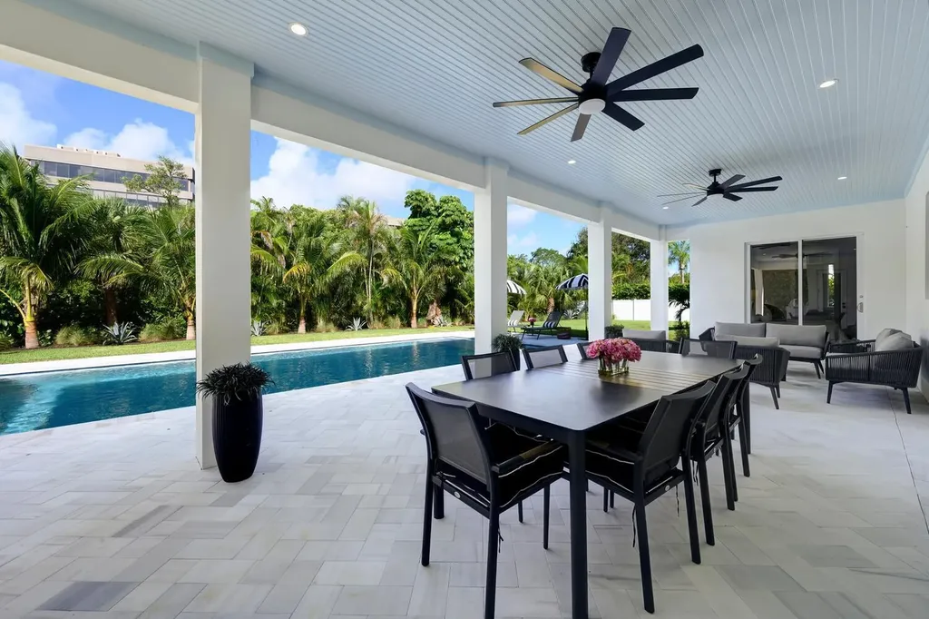 11823 Lake Shore Place North Palm Beach FL 33408