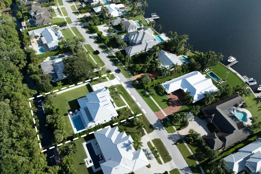 11823 Lake Shore Place North Palm Beach FL 33408