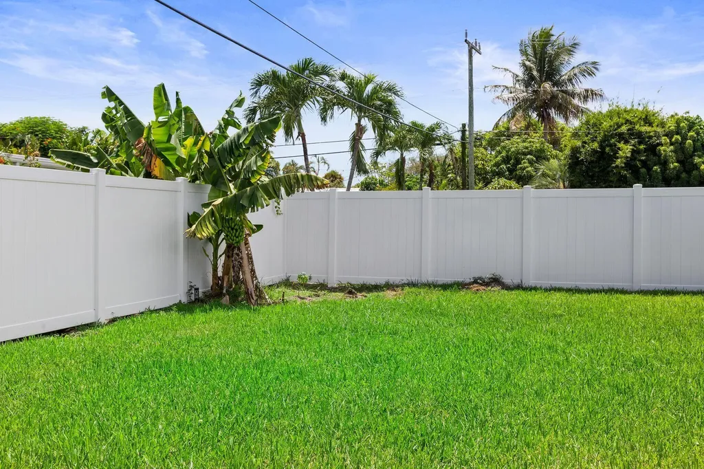 10044 Dasheen Avenue Palm Beach Gardens FL 33410