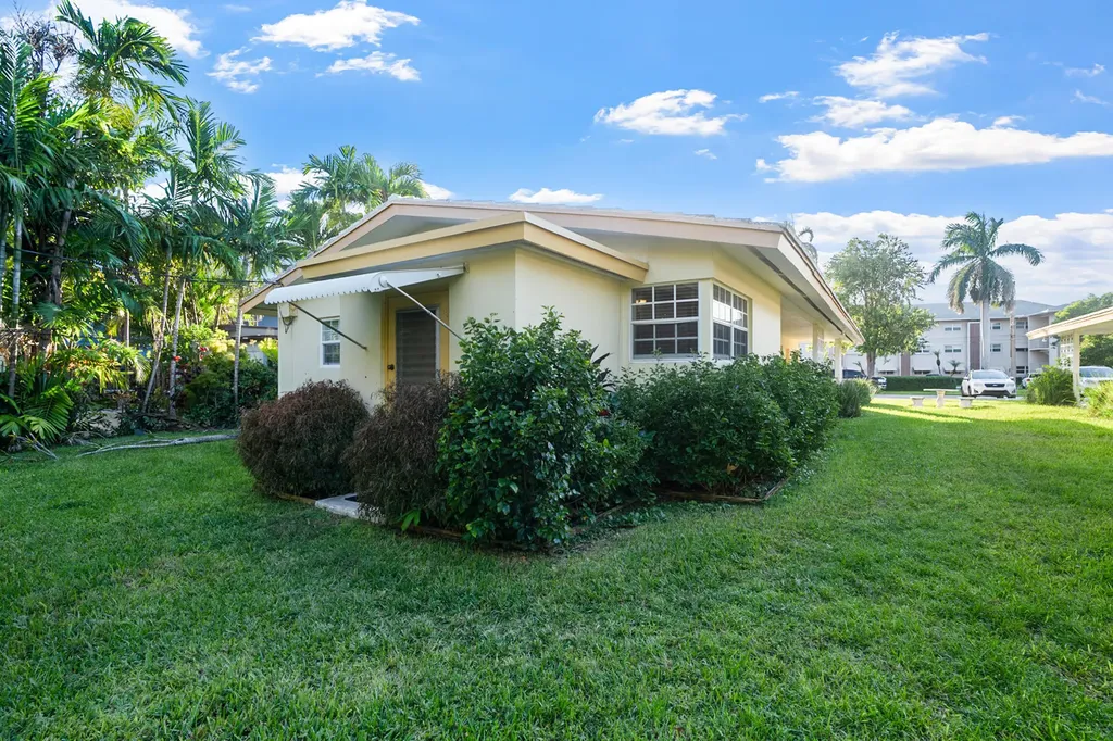 742 SE 19th Avenue Deerfield Beach FL 33441