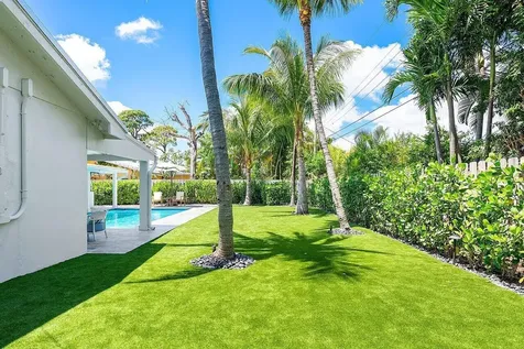 911 SW 27th Terrace Boynton Beach FL 33435