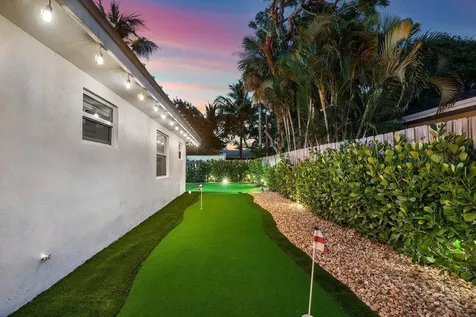 911 SW 27th Terrace Boynton Beach FL 33435