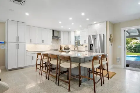 911 SW 27th Terrace Boynton Beach FL 33435