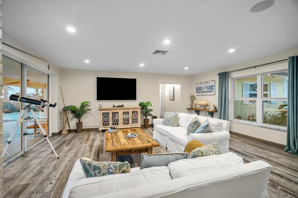 844 East Drive Boynton Beach FL 33435