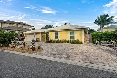 844 East Drive Boynton Beach FL 33435