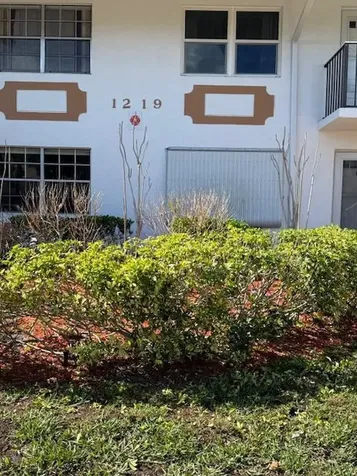 1219 S Lakes End Drive Fort Pierce FL 34982