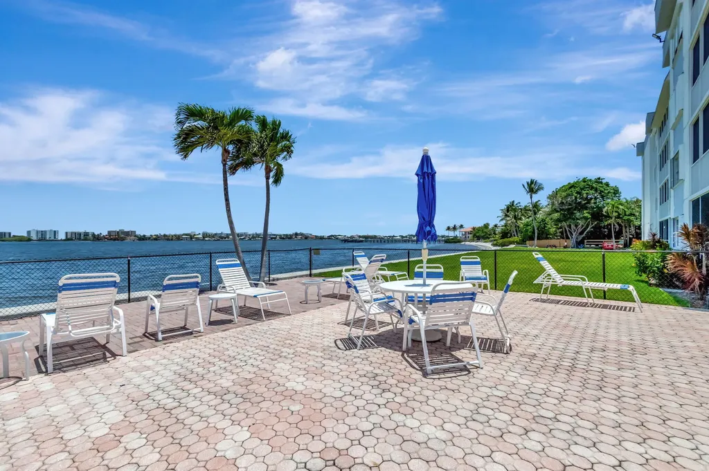 1502 S Lakeside Drive Lake Worth Beach FL 33460