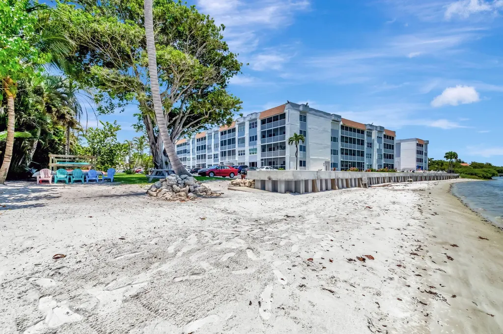 1502 S Lakeside Drive Lake Worth Beach FL 33460