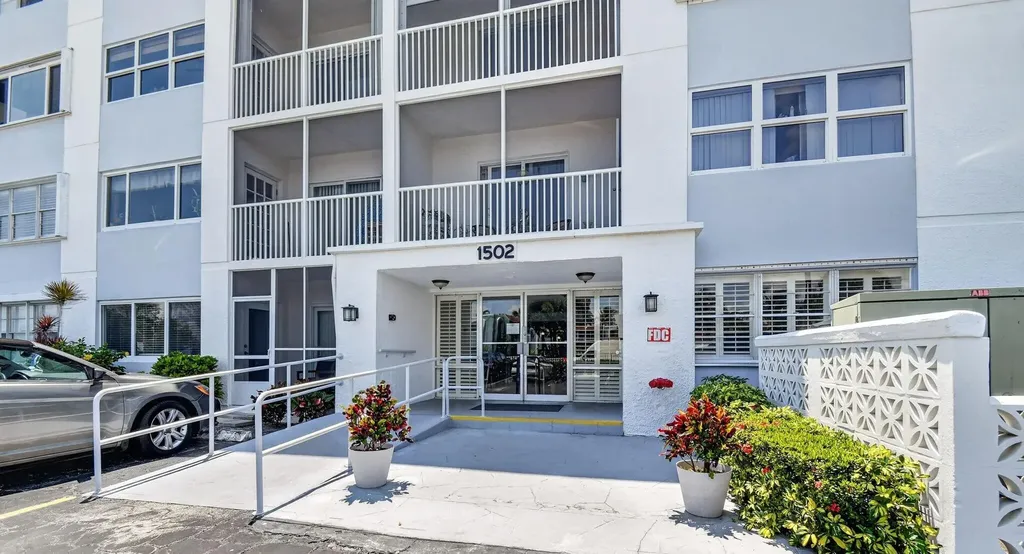 1502 S Lakeside Drive Lake Worth Beach FL 33460
