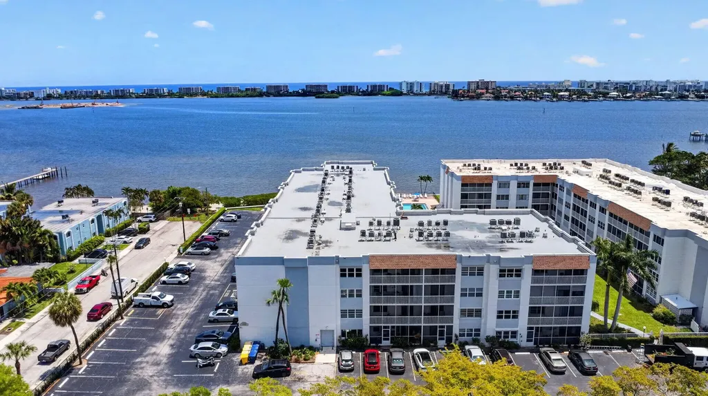 1502 S Lakeside Drive Lake Worth Beach FL 33460