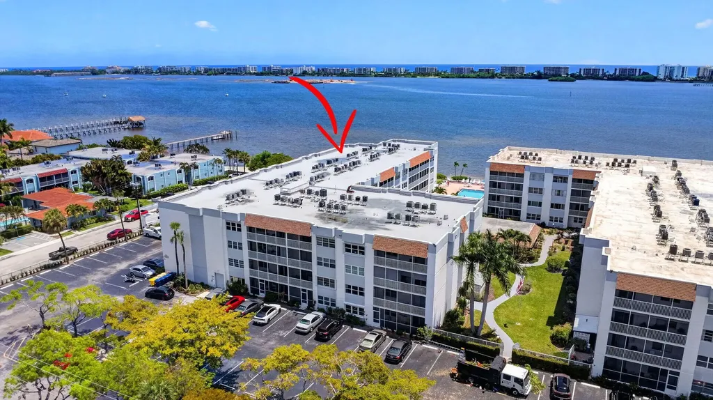 1502 S Lakeside Drive Lake Worth Beach FL 33460