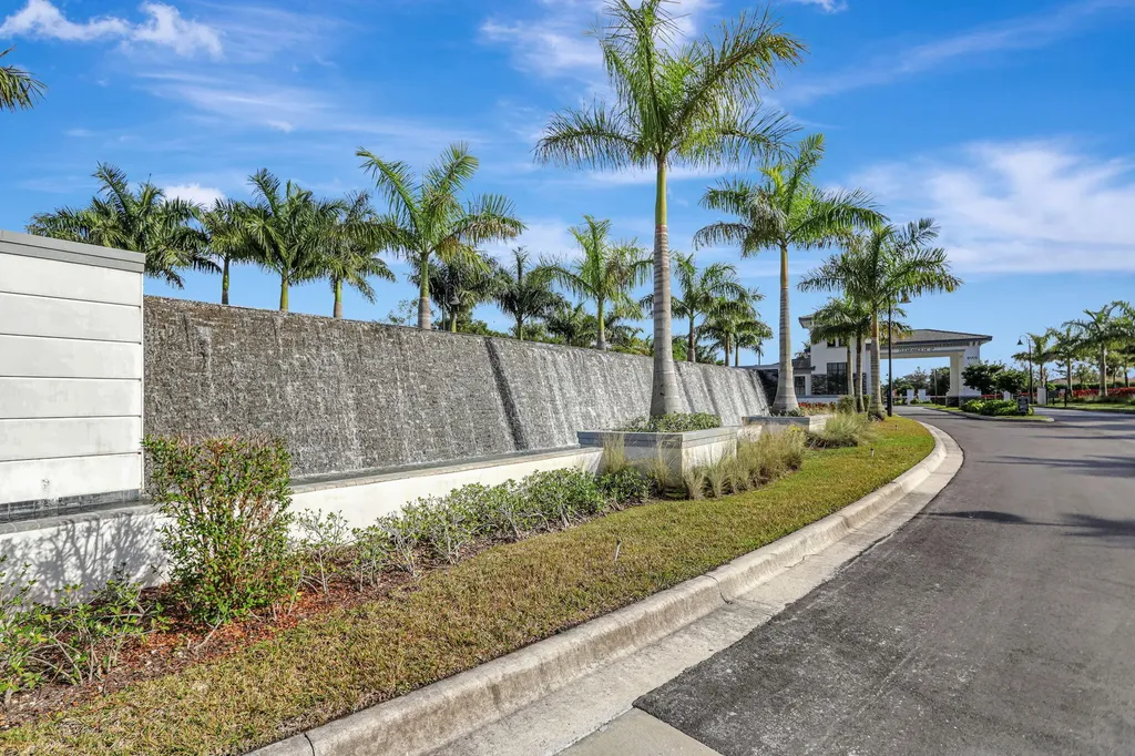 8427 W Blue Spring Drive Parkland FL 33067