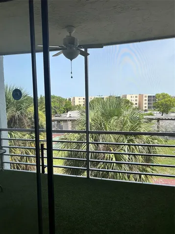 2860 Somerset Drive Lauderdale Lakes FL 33311