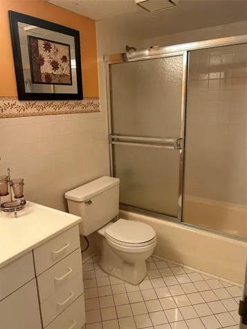 2860 Somerset Drive Lauderdale Lakes FL 33311