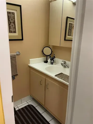 2860 Somerset Drive Lauderdale Lakes FL 33311