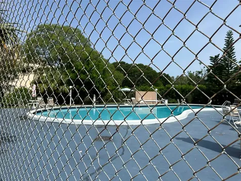 2860 Somerset Drive Lauderdale Lakes FL 33311