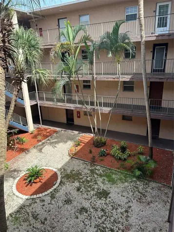 2860 Somerset Drive Lauderdale Lakes FL 33311
