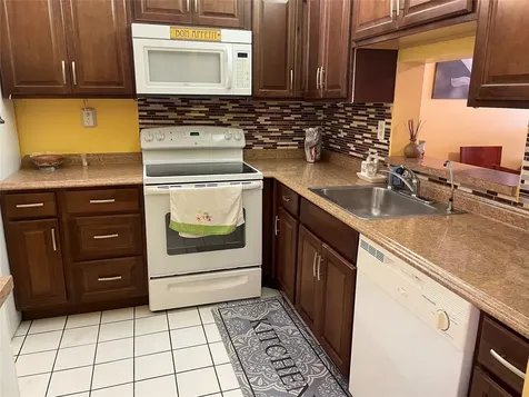 2860 Somerset Drive Lauderdale Lakes FL 33311