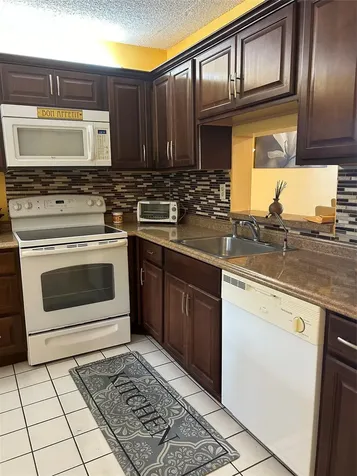 2860 Somerset Drive Lauderdale Lakes FL 33311